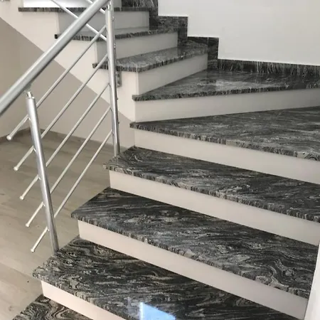 Apartment Tom *