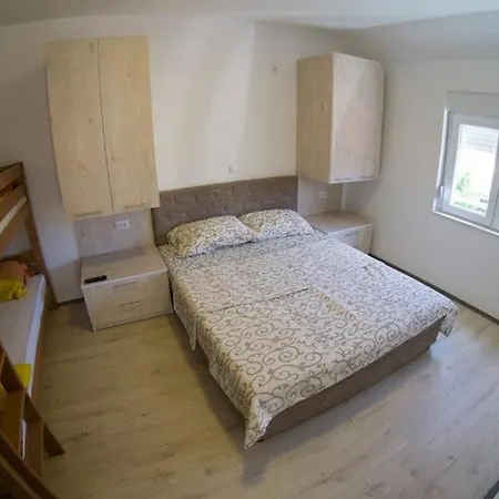 Tom Apartment *
