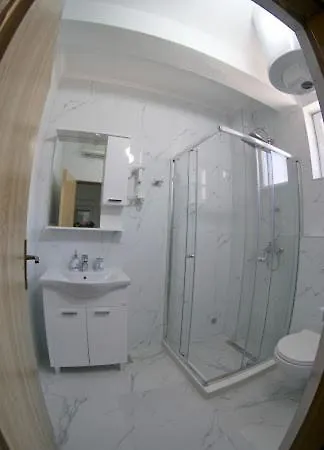Tom Apartment