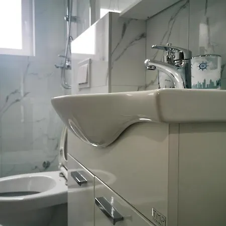 Tom Apartment *