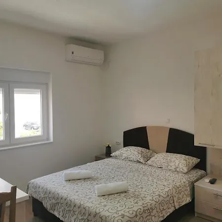 Apartment Tom