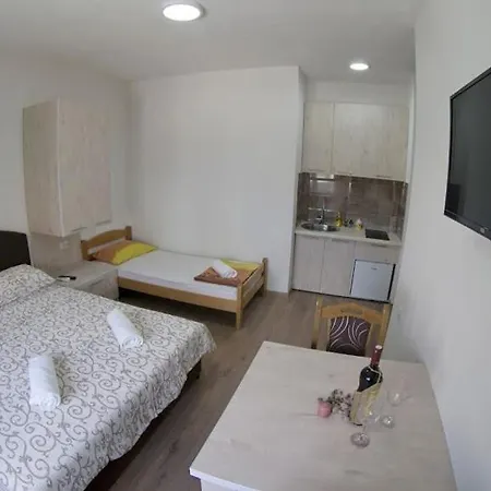 Apartment Tom *