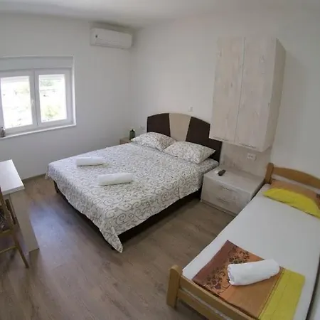 Tom Apartment