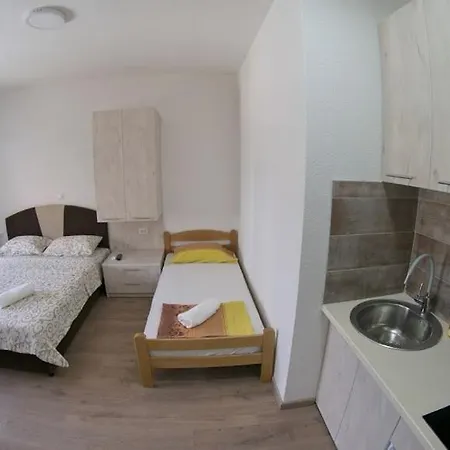 Tom Apartment